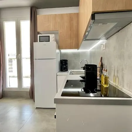 Апартаменты Domus With Wonderful Balcony