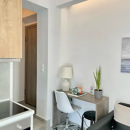 Domus With Wonderful Balcony Appartamento *